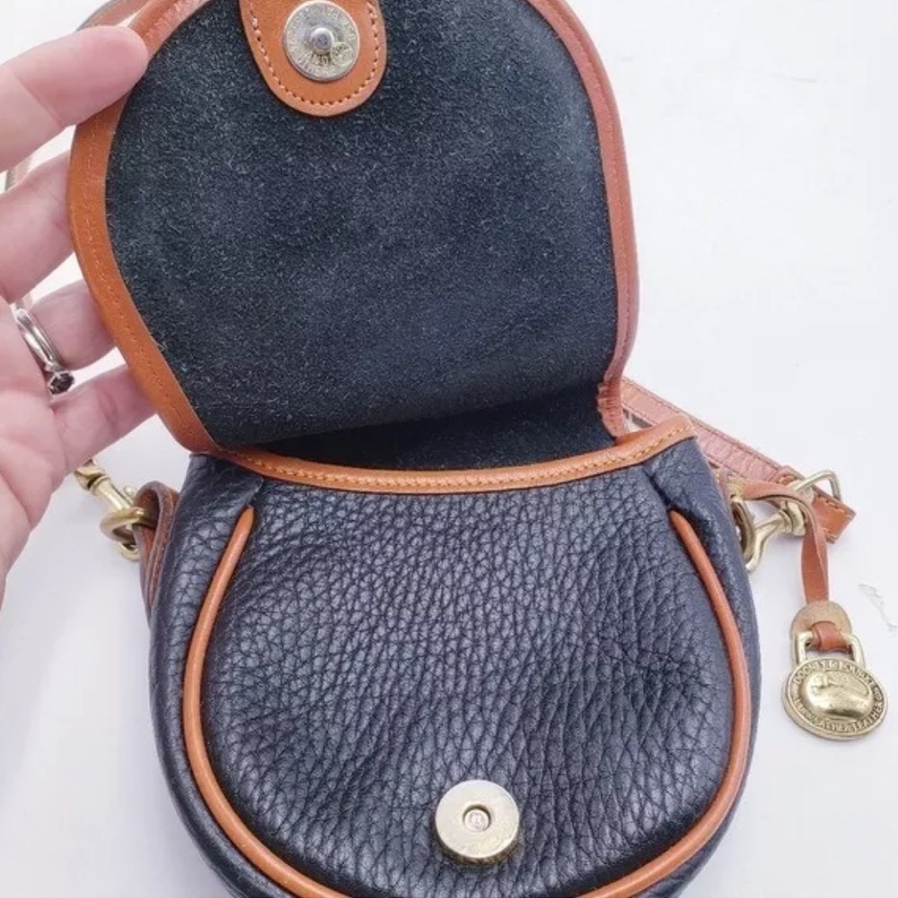 Dooney & Bourke Big Duck Crossbody Purse Black Tan Shoulder Bag - Picture 6 of 12